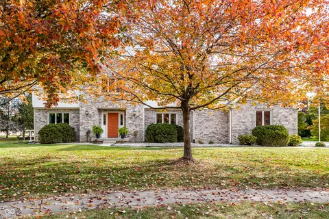 14097 Doubletree Ln, Carmel, IN 46032 photo 2