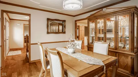 14097 Doubletree Ln, Carmel, IN 46032 photo 4