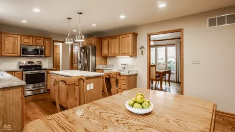 14097 Doubletree Ln, Carmel, IN 46032 photo 6
