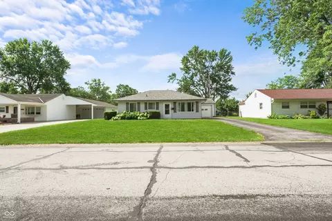 135 Woodland Dr, Whiteland, IN 46184