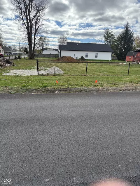 879 E Gray St, Martinsville, IN 46151