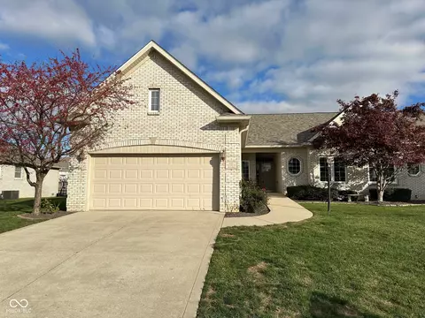 557 Parkhurst Ct, Greenwood, IN 46142