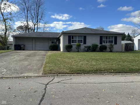 2828 Tulip Dr, Columbus, IN 47203