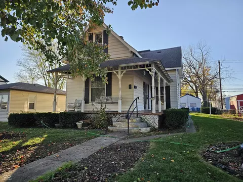 1369 S 9th St, Noblesville, IN 46060