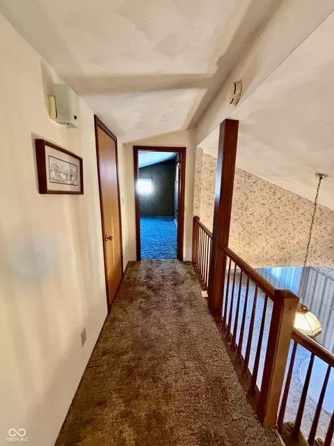 Entry Way - 111 N Eugene Ave, Cayuga, IN 47928 photo 12 of 13