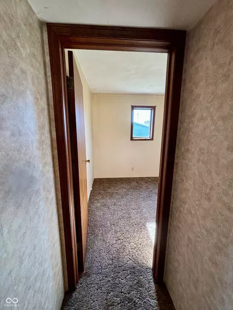 Entry Way - 111 N Eugene Ave, Cayuga, IN 47928 photo 7 of 13