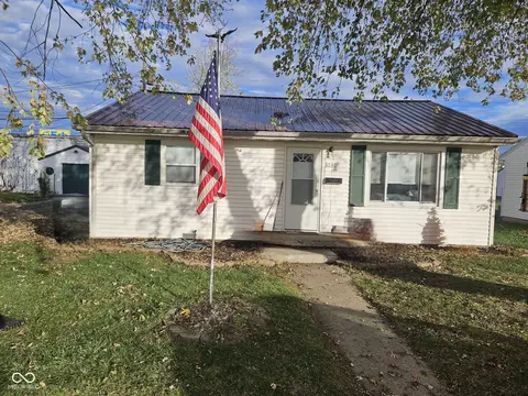 3036 Indiana Ave, Connersville, IN 47331