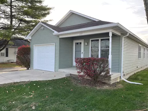 223 W Osage St, Greenfield, IN 46140