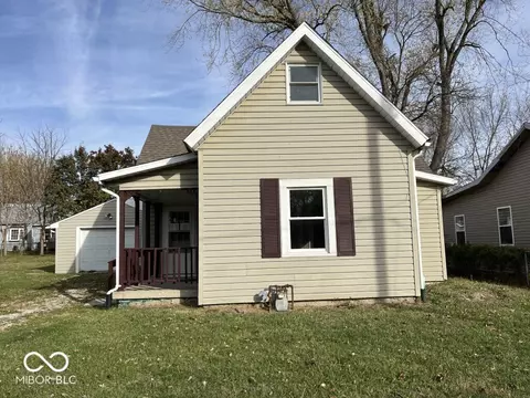 926 W 17th St, Muncie, IN 47302