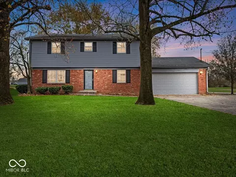 230 N Knightstown Rd, Shelbyville, IN 46176
