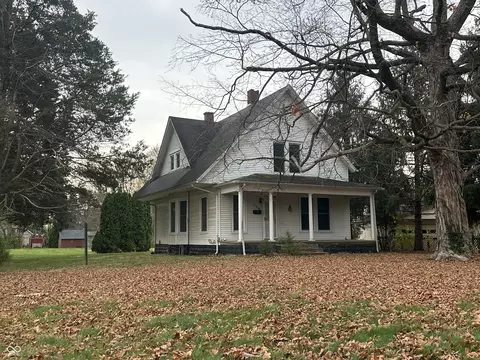 709 W 8th St, Seymour, IN 47274