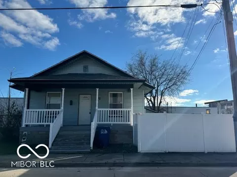 17 E Locust St, Shelbyville, IN 46176