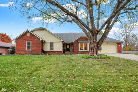 4099 W Crooked Ln, Greenwood, IN 46143