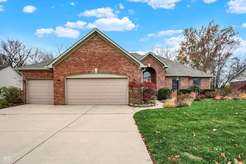 7945 Meadow Bend Dr, Indianapolis, IN 46259