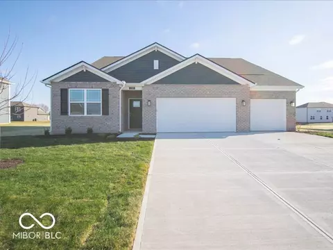 2285 Pine Valley Dr, Plainfield, IN 46168