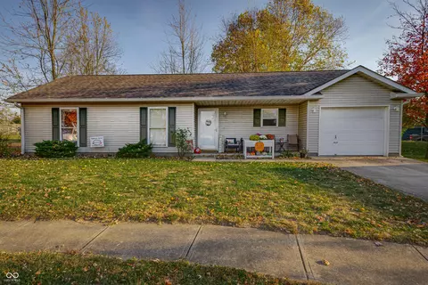 7360 S Williamsburg Ct, Nineveh, IN 46164