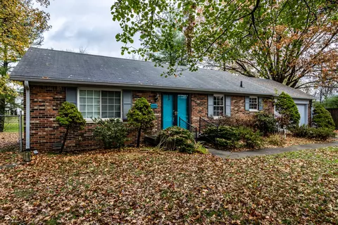 3948 Shadow Hill Ct, Greenwood, IN 46142