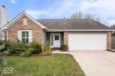 4847 Pineleigh Pl, Greenwood, IN 46143