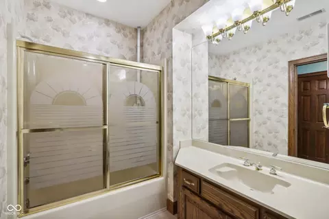 Bath - 10591 Coppergate, Carmel, IN 46032 photo 7 of 7