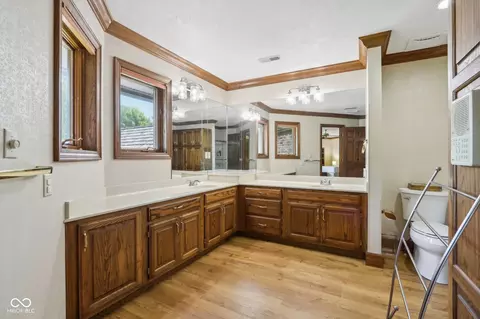 Bath - 10591 Coppergate, Carmel, IN 46032 photo 6 of 7