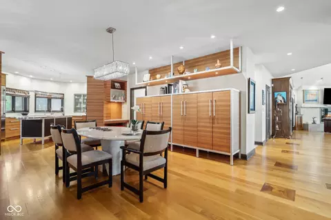 Dining - 10591 Coppergate, Carmel, IN 46032 photo 2 of 5