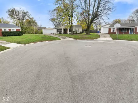 668 Hawk Ct, Greenwood, IN 46143