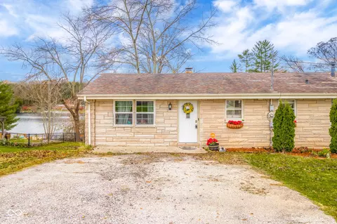 8561 W Old Nashville Rd, Columbus, IN 47201