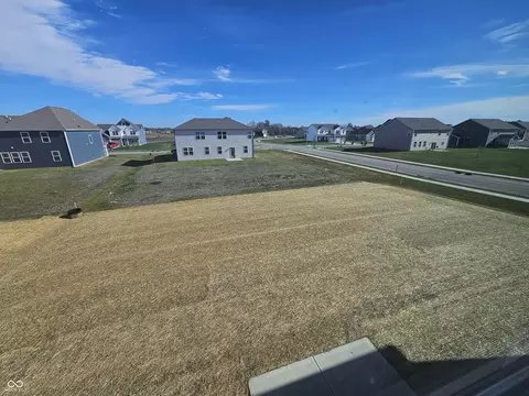 Exterior - 2309 Pine Valley Dr, Plainfield, IN 46168 photo 3 of 6