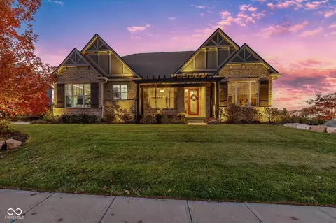 16443 Maines Valley Dr, Noblesville, IN 46062