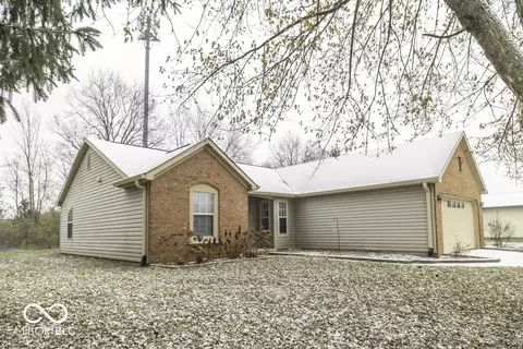 931 Sable Ridge Dr, Greenwood, IN 46142