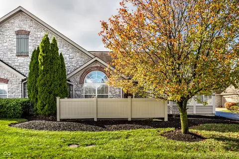 13831 Rue Fontaine Ln, Mccordsville, IN 46055