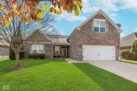 5671 Augusta Woods Dr, Plainfield, IN 46168