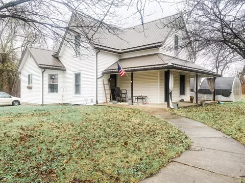 2426 E Lutheran Church Rd, Hillsboro, IN 47949