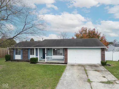 8326 N Buckingham Dr, Columbus, IN 47201