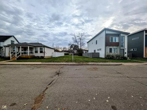 2221 Pleasant St, Indianapolis, IN 46203