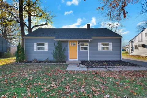 912 Poplar Dr, Jeffersonville, IN 47130