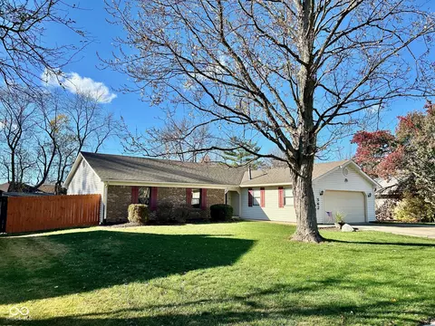 562 Nelson Dr, Brownsburg, IN 46112