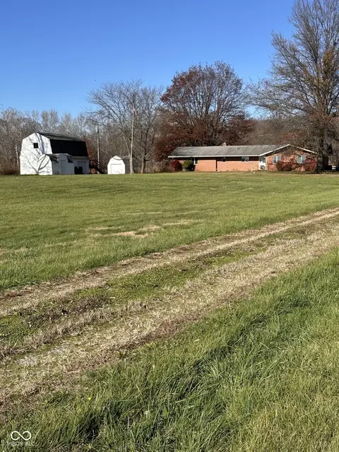 10334 E County Road 200 N, Hope, IN 47246