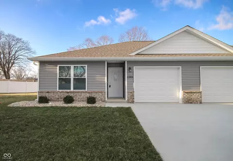 1501 Coen Ct, Columbus, IN 47201