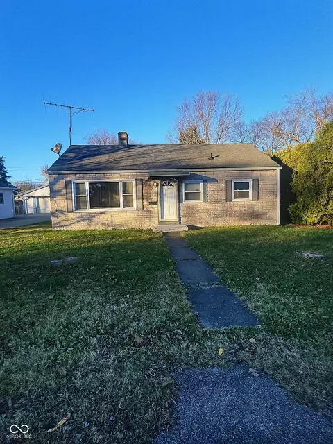 3128 13th St, Columbus, IN 47201