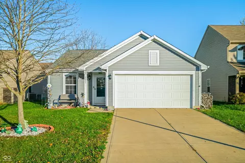 1517 Bluestem Dr, Greenwood, IN 46143