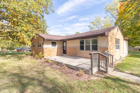 408 N Sherwood Dr, Muncie, IN 47304