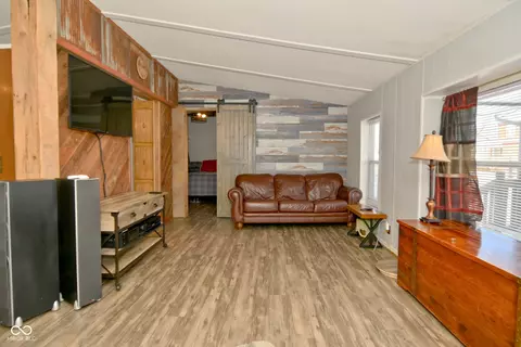 107 E Jackson St, Tipton, IN 46072 photo 3
