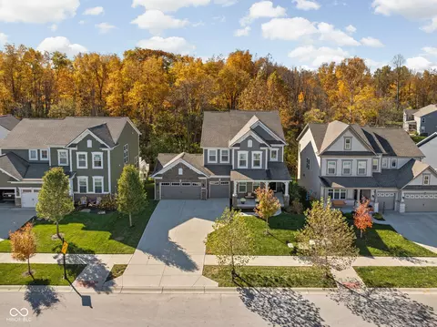 5833 Arbois Cir, Zionsville, IN 46077