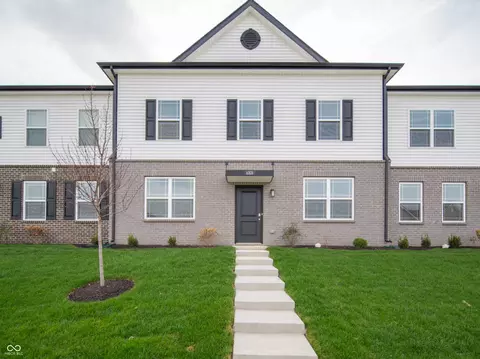6227 Rhinecliff Dr, Whitestown, IN 46075
