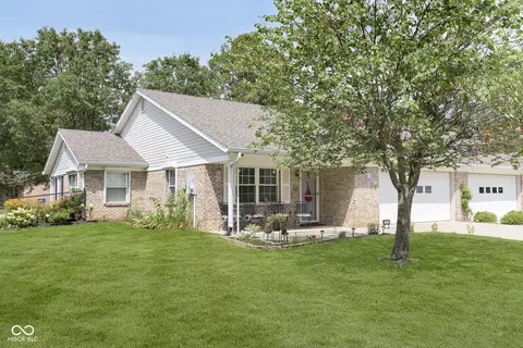 516 Cresthaven Dr, Indianapolis, IN 46217