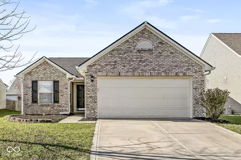 3194 Monterey Dr, Whiteland, IN 46184