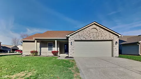 1094 Country Meadow Ct, Franklin, IN 46131