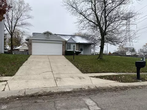 5832 Buck Rill Dr, Indianapolis, IN 46237