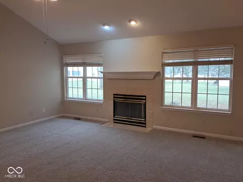 Living - 2834 Heathfield Ln, Richmond, IN 47374 photo 2 of 3